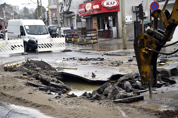 Пукла цев, Булевар потопљен